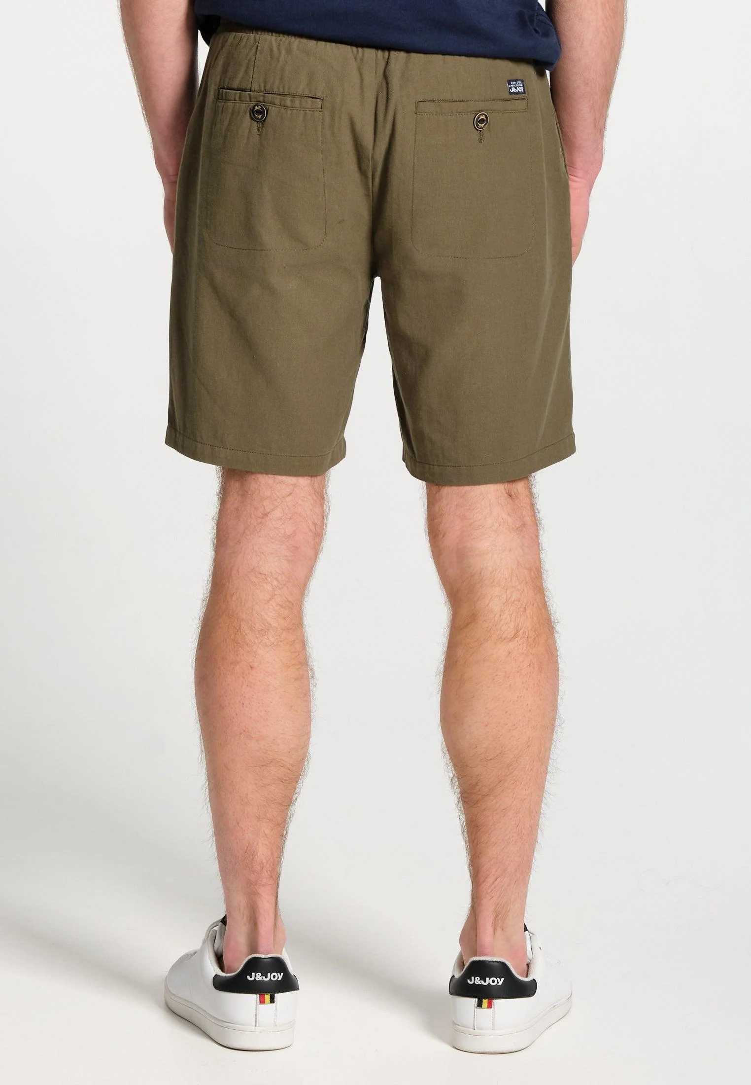 Short homme kaki en coton taille élastiquée avec cordon – Image 3