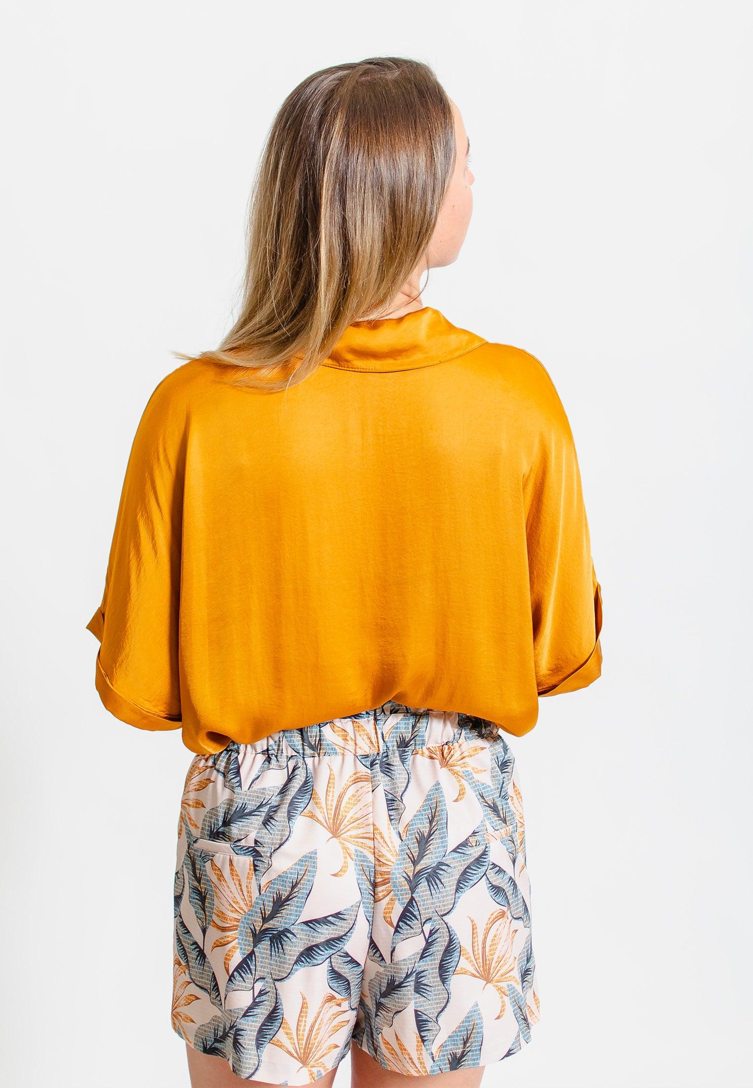 Chemisier femme léger jaune moutarde avec poche sur le cœur – Image 8