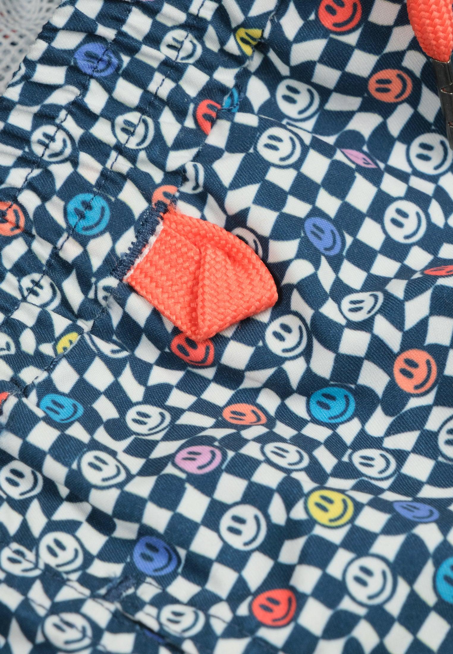 Maillot de bain garçon avec imprimé smiley et damier – Image 6