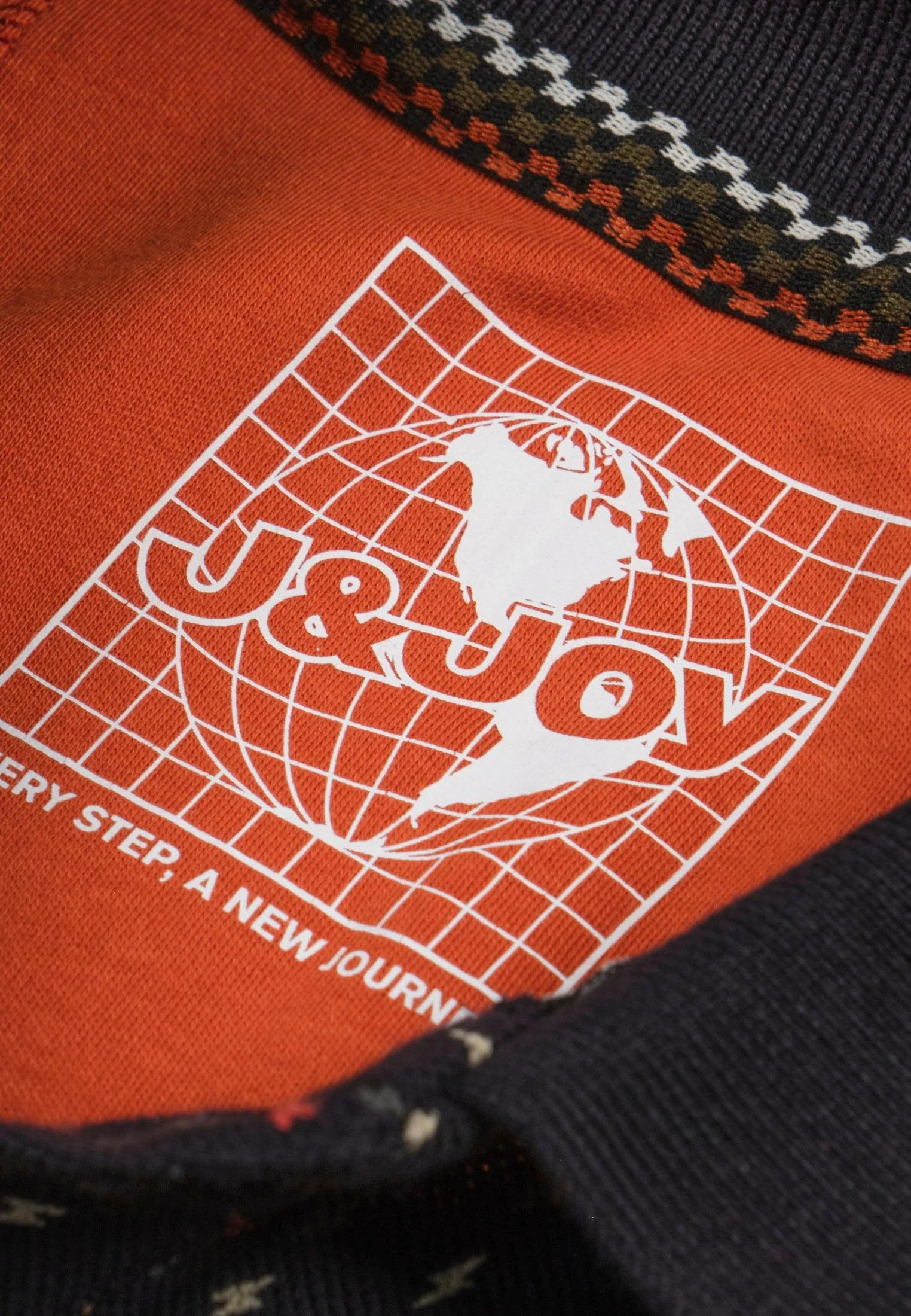 Polo homme noir, imprimé éclairs – Image 6