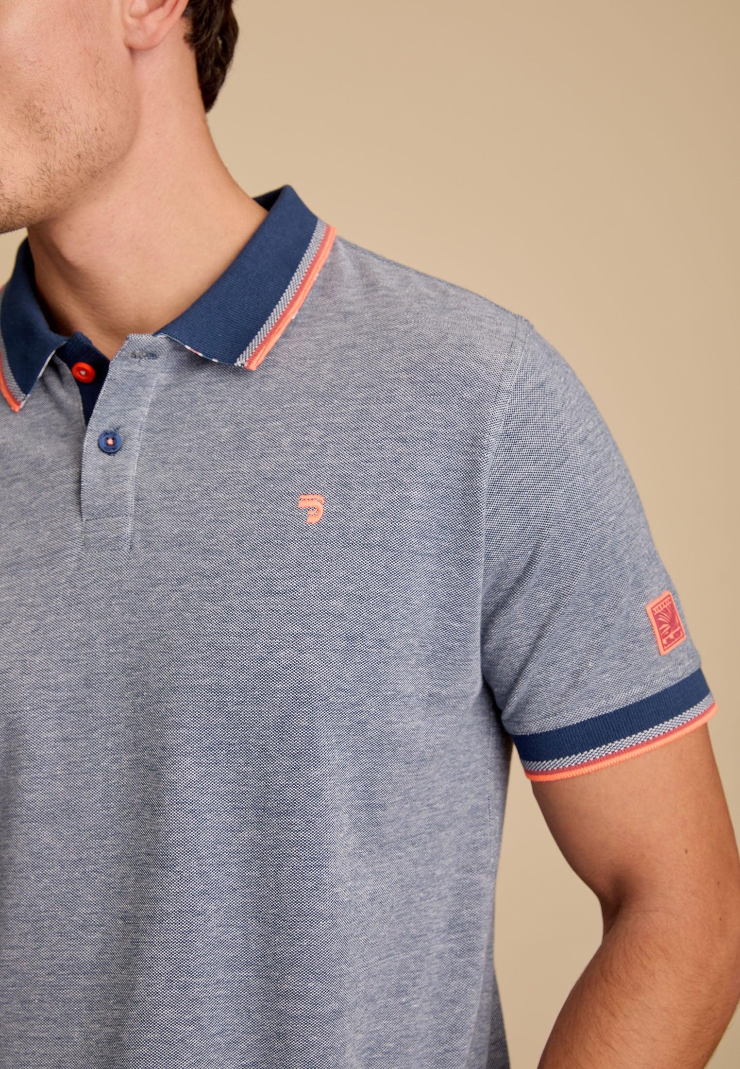 Polo homme bleu avec col contrasté – Image 3