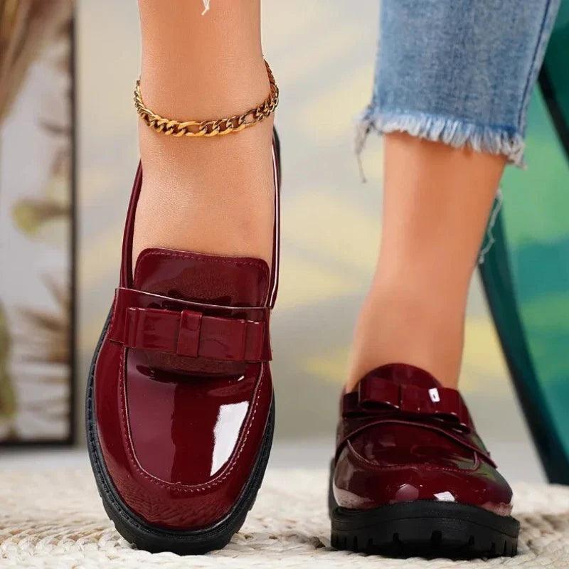 mocassin orthopédique femme vernis à talons et nœud élégant – Image 6