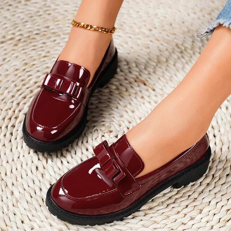 mocassin orthopédique femme vernis à talons et nœud élégant – Image 7