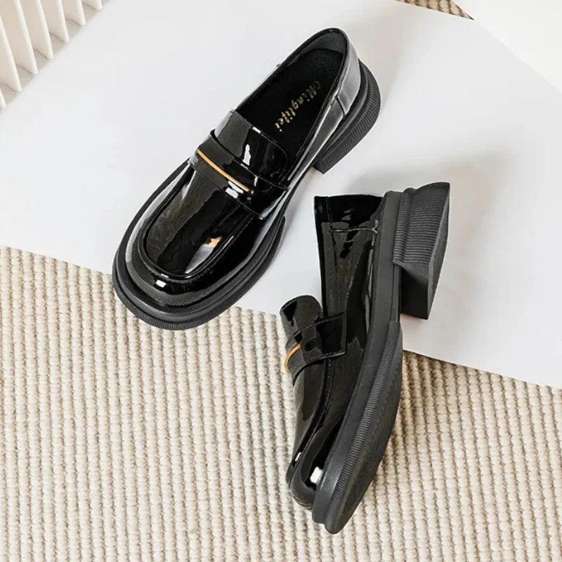 mocassin orthopédique femme vernis à talons – Image 4