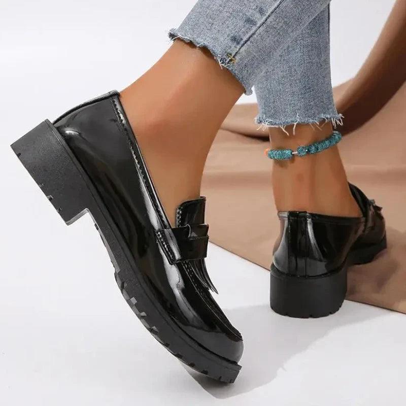 mocassin orthopédique femme vernis à franges – Image 2