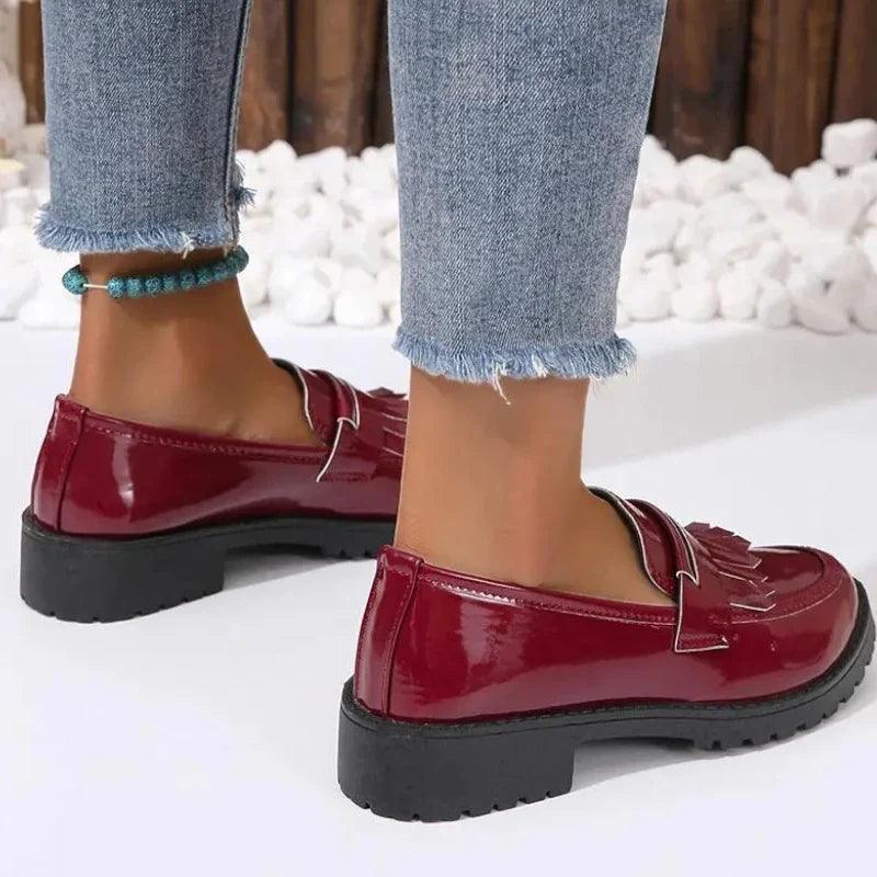 mocassin orthopédique femme vernis à franges – Image 6