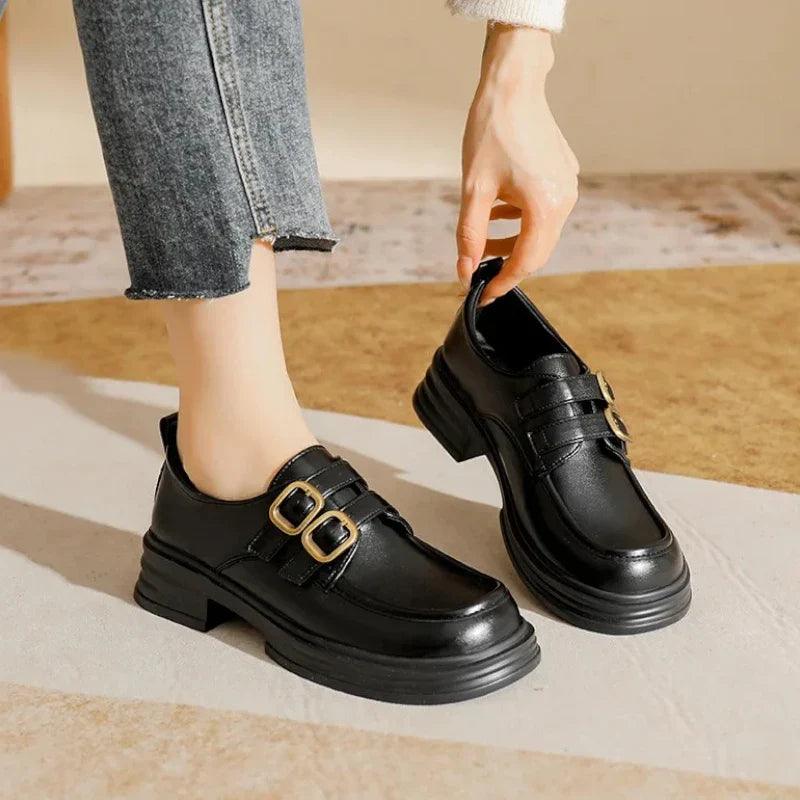 mocassin orthopédique femme vernis à deux boucles – Image 6