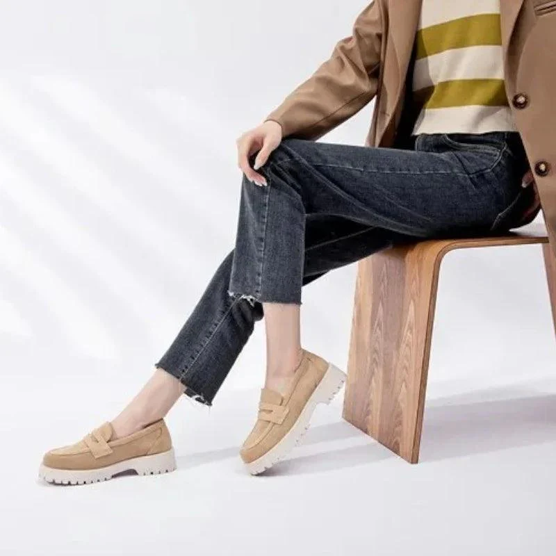 mocassin orthopédique femme compensés en daim – Image 2