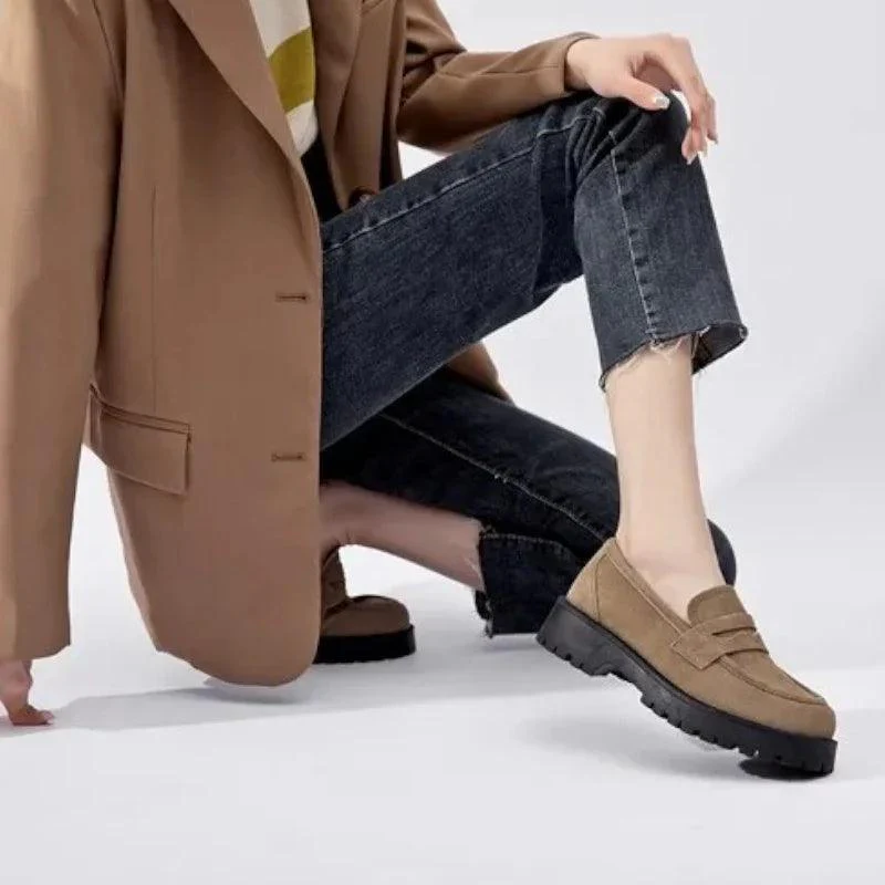 mocassin orthopédique femme compensés en daim – Image 8