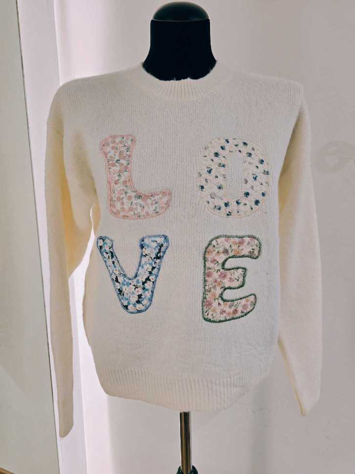 Pull col rond “LOVE”