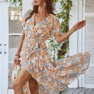 Robe à fleurs en mousseline de soie à manches papillon