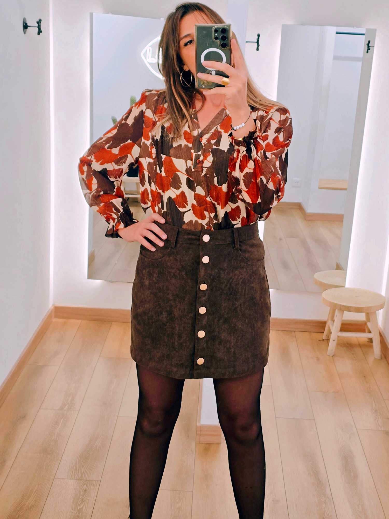 Blouse col V feuillages – Image 5