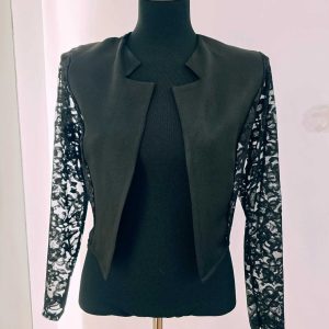 Blazer court manches dentelle